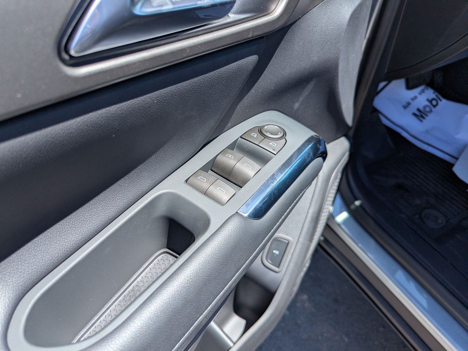 Main image 9