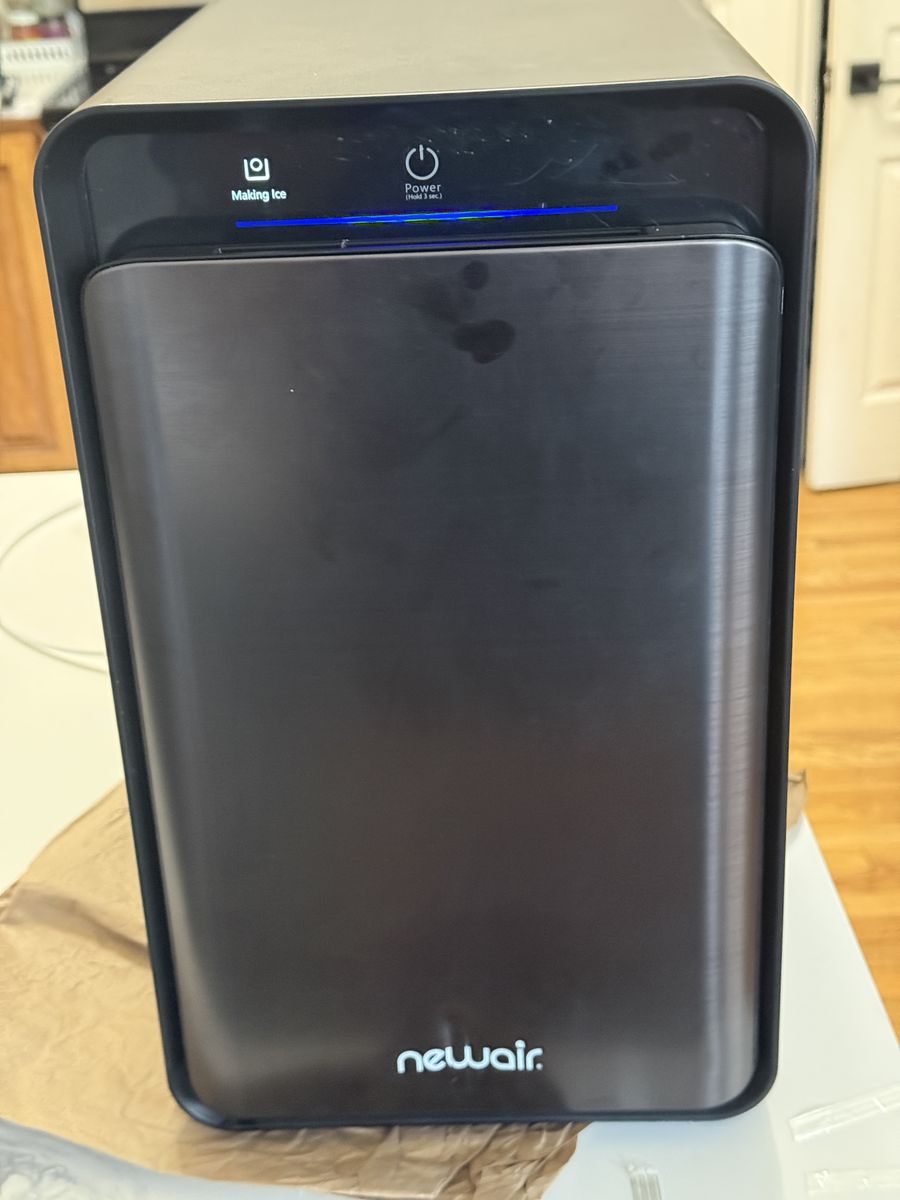 Newair  Ice Maker Machine - fair