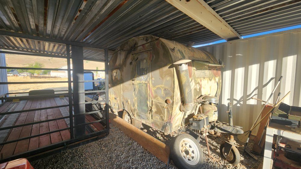 1940s Robinhood teardrop camper with title