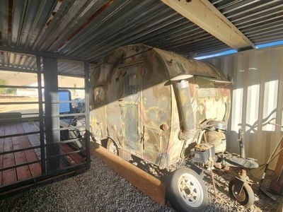 1940s Robinhood teardrop camper with title