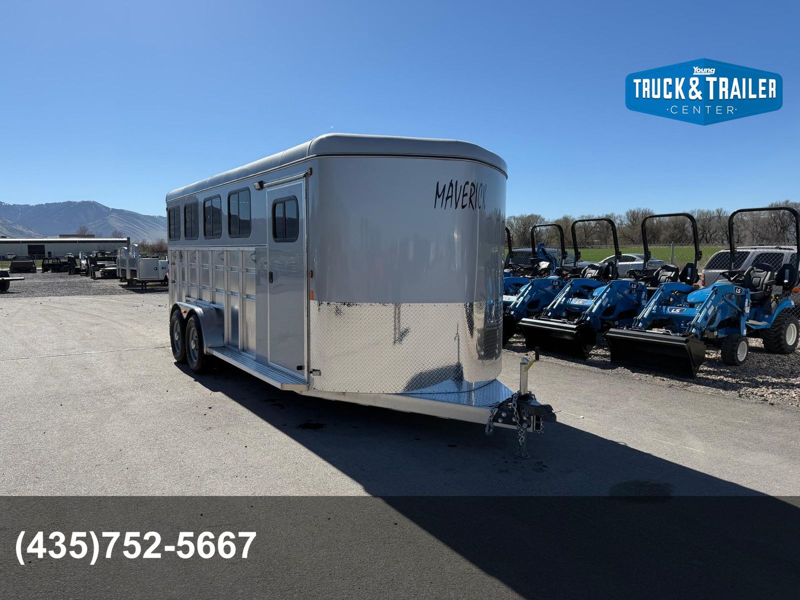 2026 Maverick Lite DLX 4 Horse Slant Load