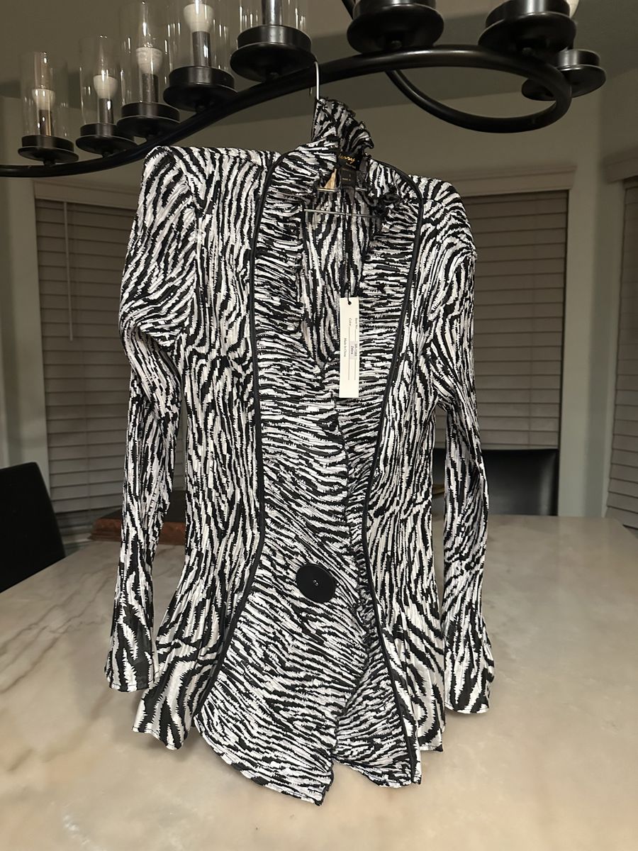 NWT Jerry New York -. Women's Zebra Print Polyester Open Front Collared Top & Skirt Set - Size S