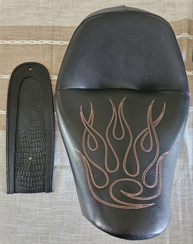 Dyna Corbin solo seat (like new)