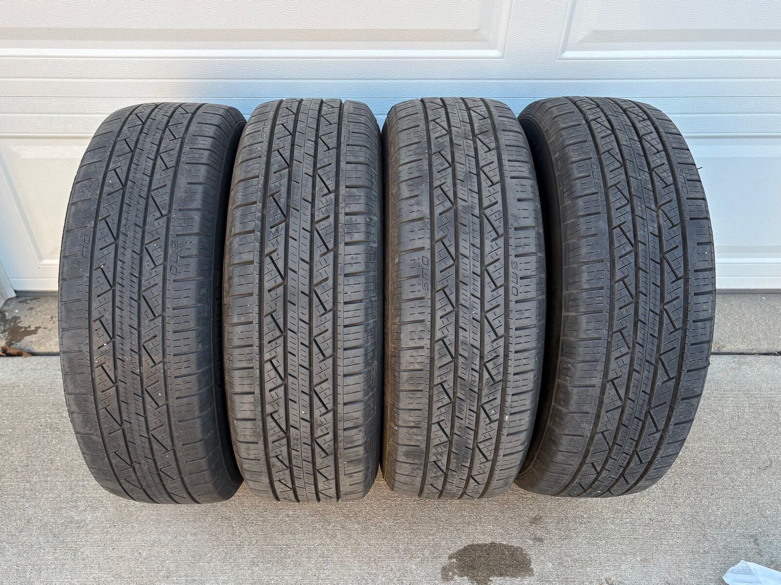 225/65R17 Continental Cross Contact LX25