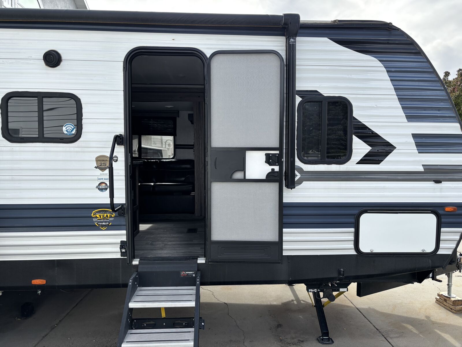 2022 Crossroads Zinger 331BH- $27,000 or OBO