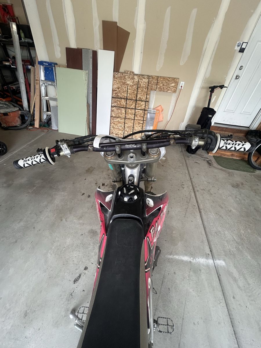 2008 Yamaha YZ250F Dirt Bike - Pink/Black Graphics