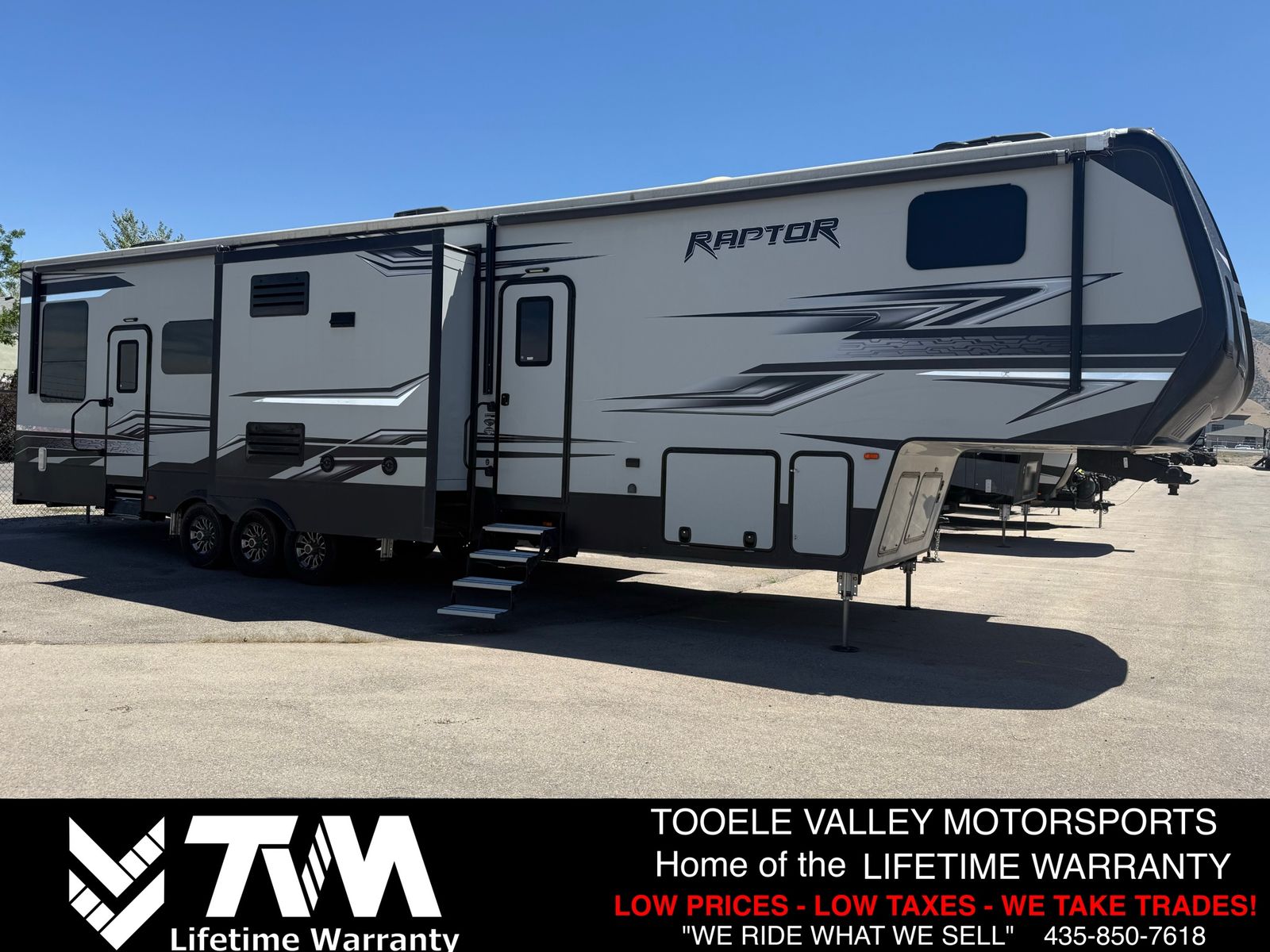 2018 Keystone RV Company Raptor 424