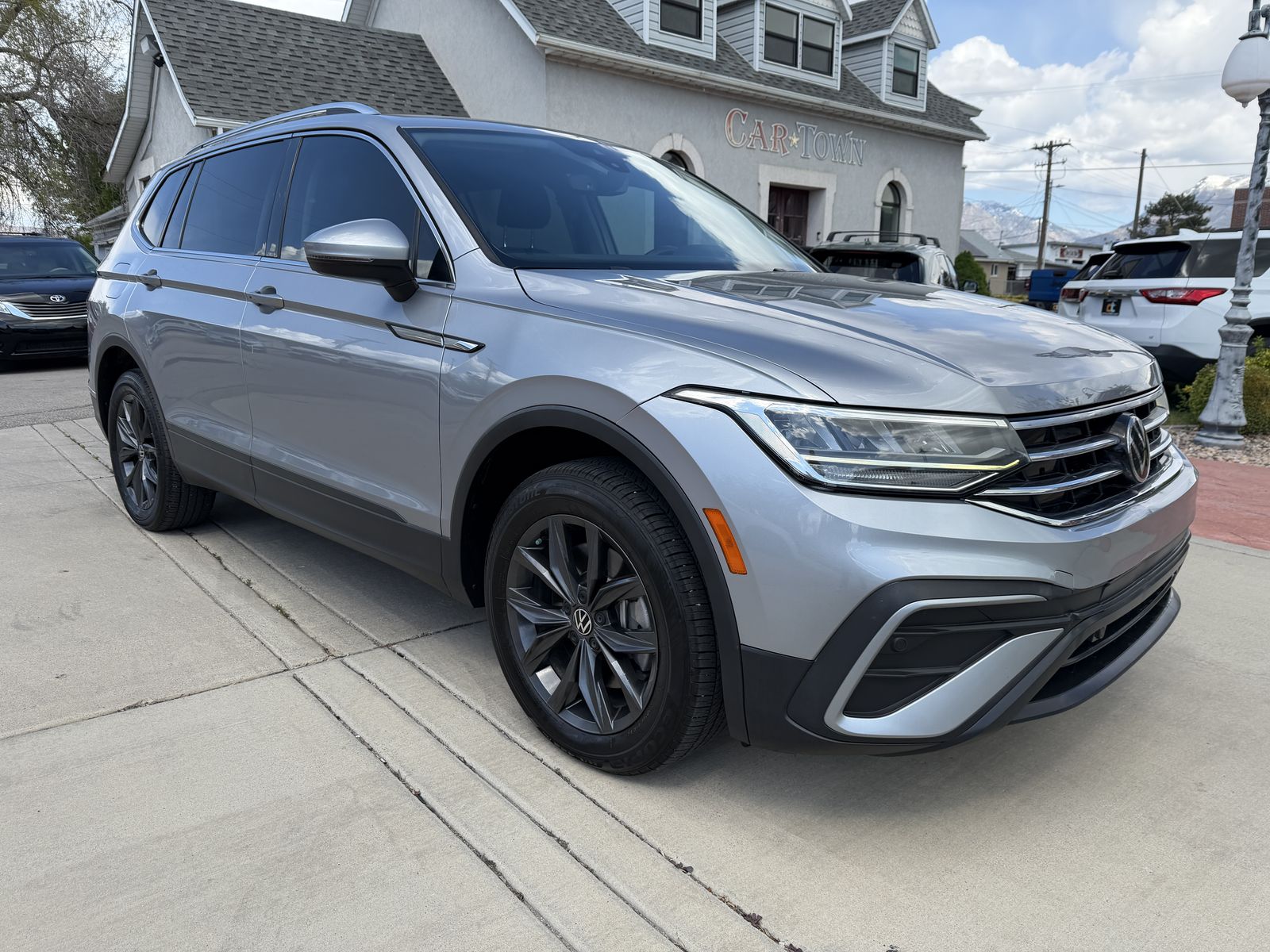 2022 Volkswagen Tiguan 2.0T SE 4Motion