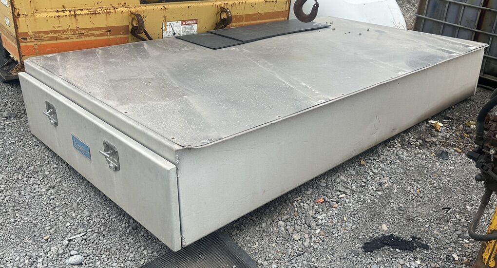 Meritor Truck Pull Out Bed Tool Box