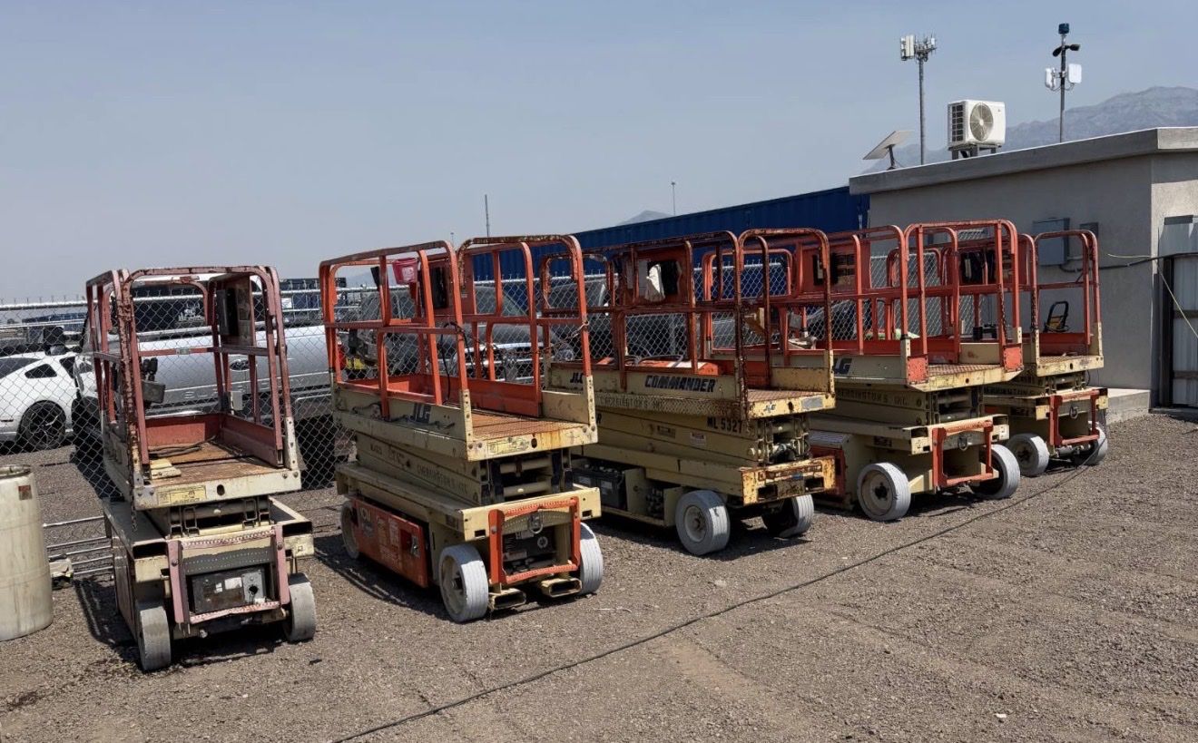 5 JLG scissor lifts