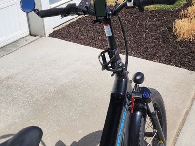 Lectric XP 2.0 Black Folding E-Bike with Fat Tires and Rear Rack - Excellent Condition