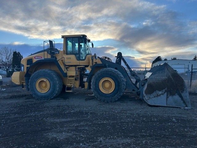 2015 Volvo L220H Loader