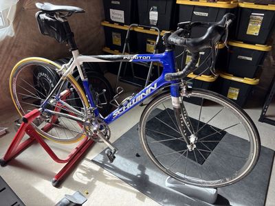 Schwinn Peloton Road Bike - Blue/White, Excellent Condition with riding stand