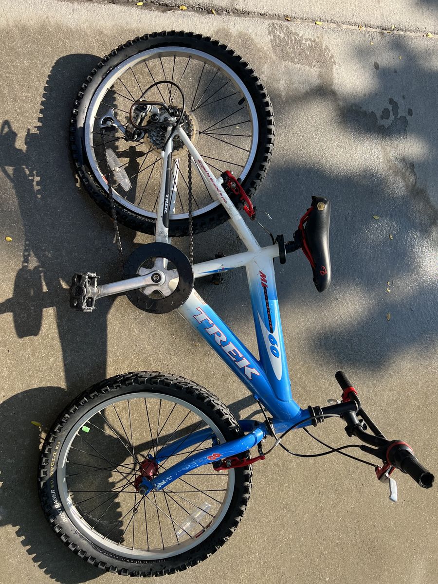 Trek MT 60 Kids Mountain Bike - Blue/White