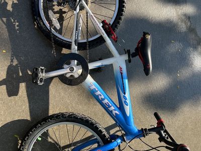 Trek MT 60 Kids Mountain Bike - Blue/White