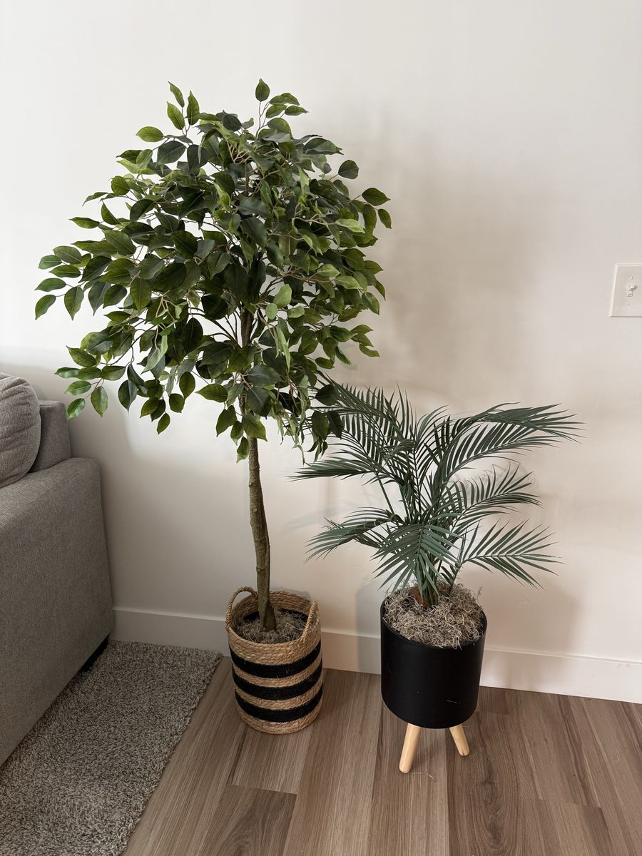 Set of 2 Artificial Faux Plants in Decorative Pots