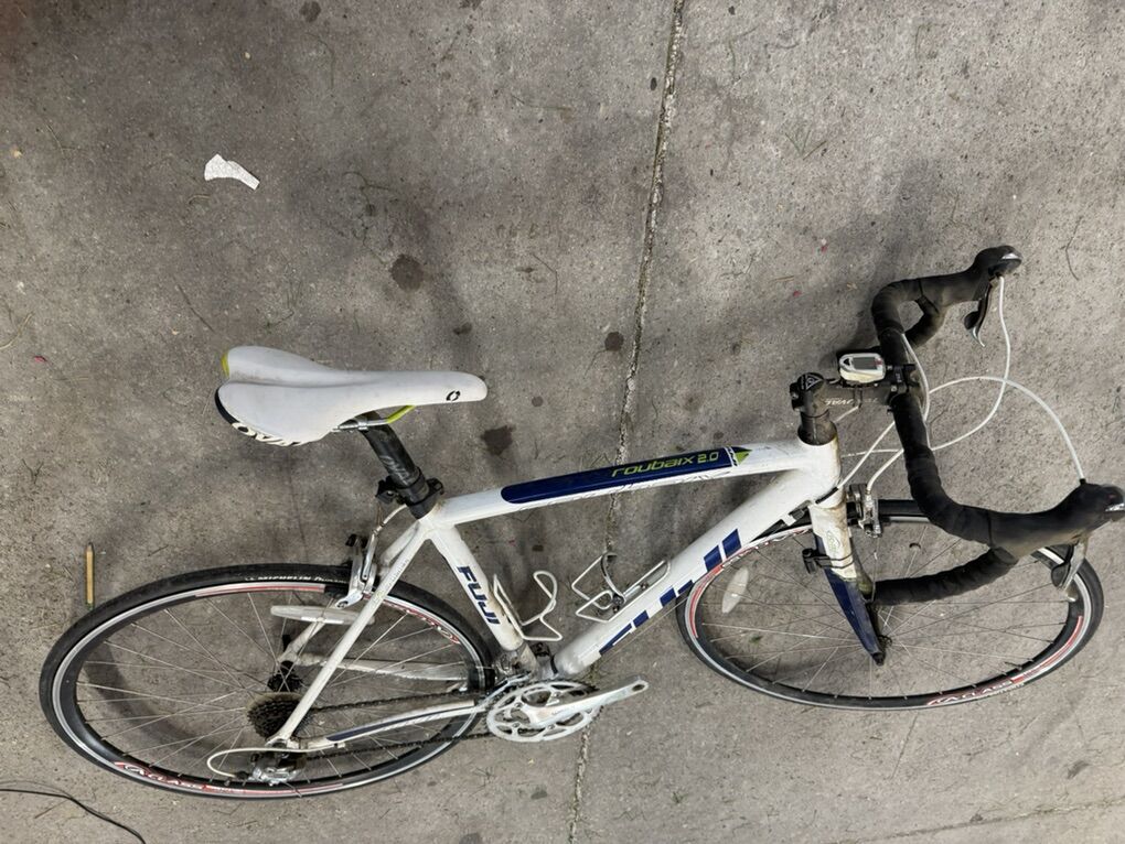 Fuji Roubaix 2.0 road bike