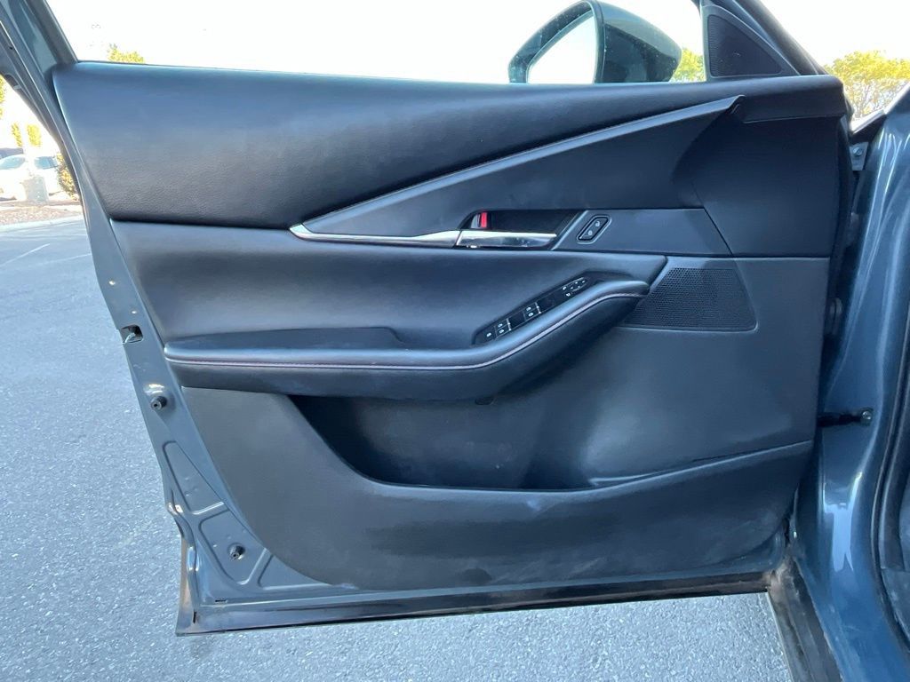 Main image 5