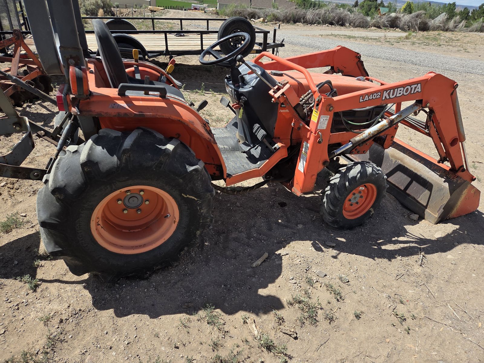 Kubota B2710 4WD Diesel Tractor – Loader, Rear Blade & Extra Turf Tires
