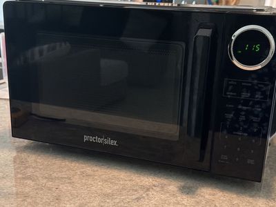 Like New Proctor Silex Black Countertop Microwave