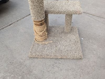 Cat scratching post
