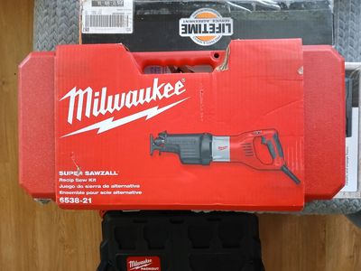 NEW Milwaukee 15.0 Amp Super Sawzall Reciprocating Saw Kit (6538-21) - Brand New Case Included