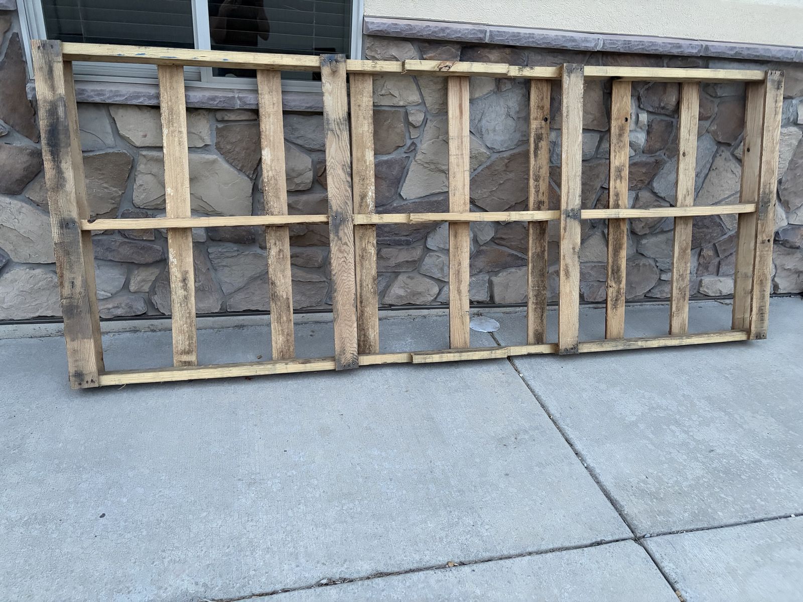FREE XL Large Wooden Pallet - Used for Shipping, Storage, DIY Projects