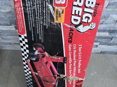 TORIN 3-TON CAPACITY BIG RED SUV FLOOR JACK