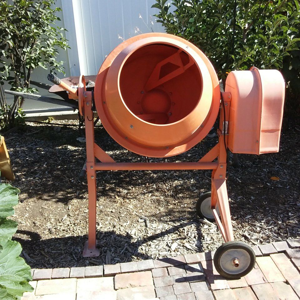 Cement mixer