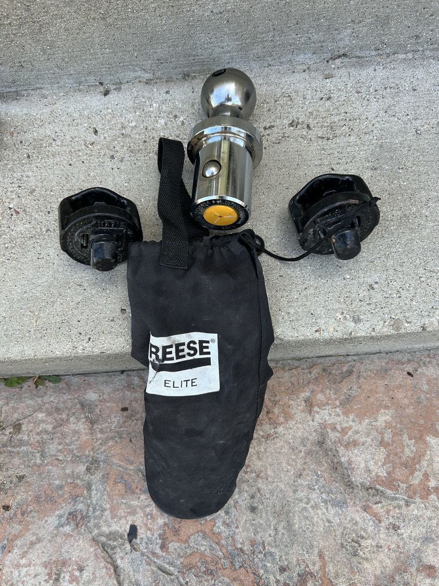 Reese Elite Gooseneck hitch for Ford heavy duty