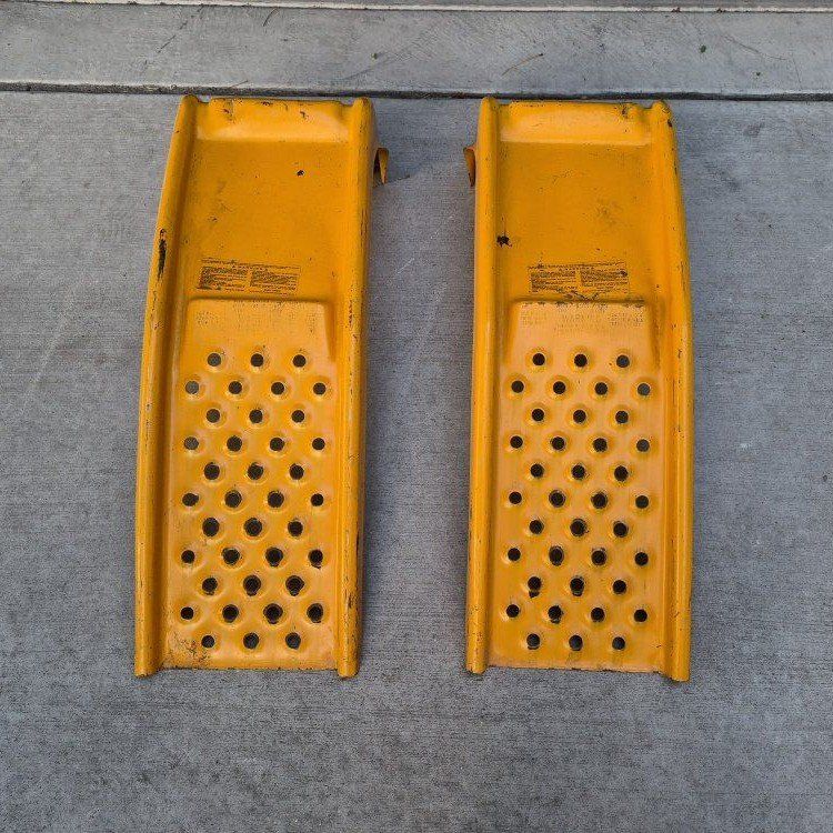 Solid Steel Heavy Duty Car Ramps - 6500 Lbs 3 Ton. Good Conditions!
