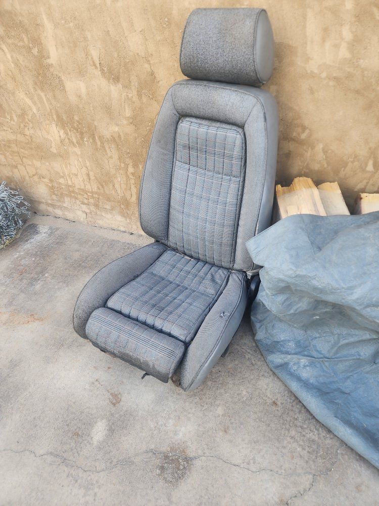1987 mustang 5.0 gt drivers seat