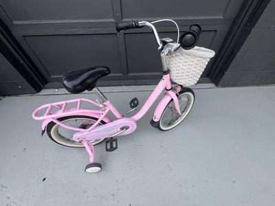 Girls bike