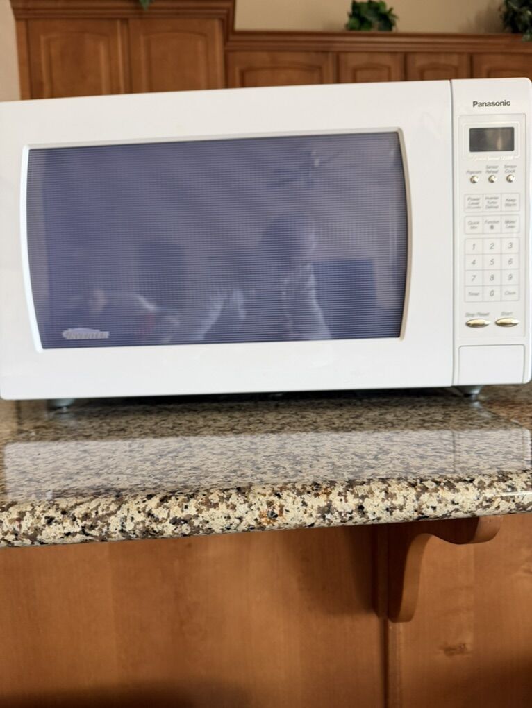 Large Inverter Counter Top Panasonic Microwave