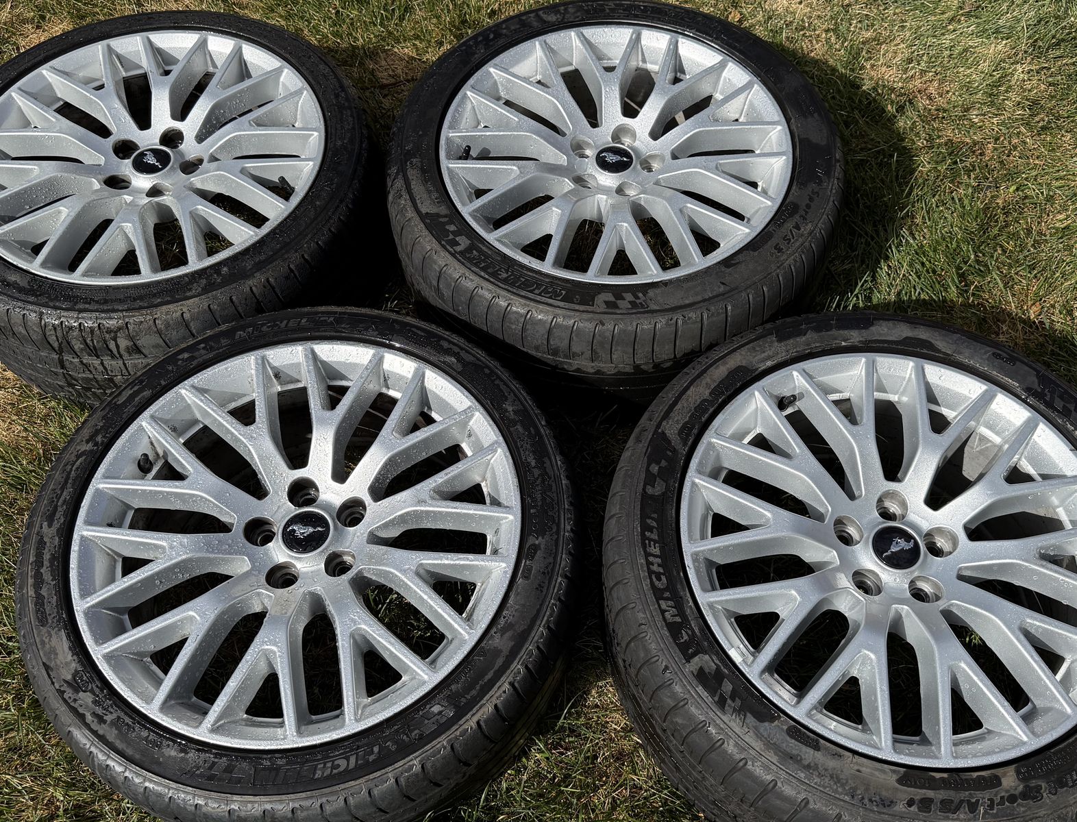 OEM Ford Mustang GT S550 19" Silver Wheels - 255/275 - No Curb Rash