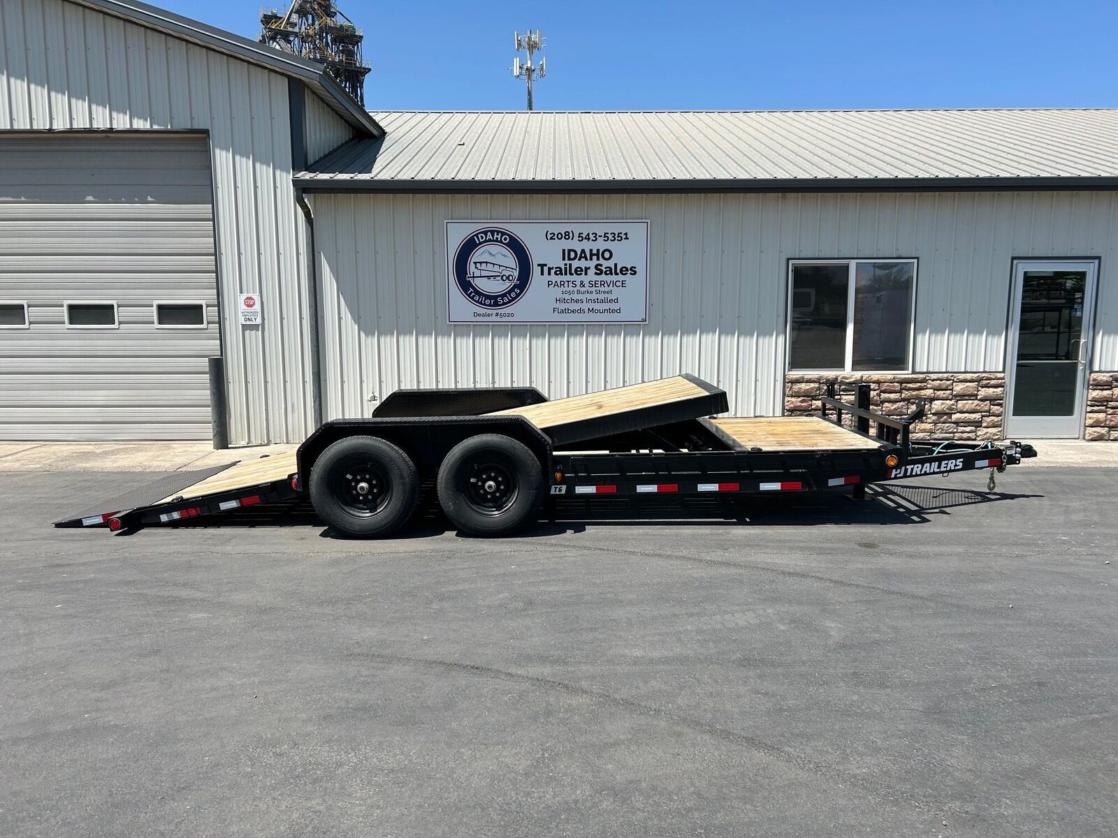 2024 PJ Trailers Tilt 82.5'x20' Split Tilt Deck Equipment Trailer 14K