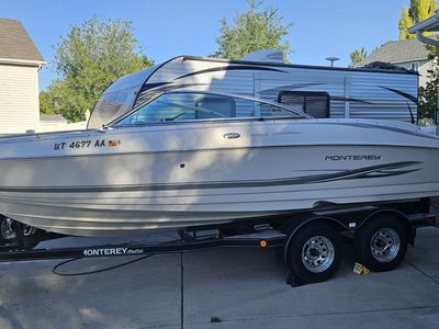 20' 2001 Monteray Mantua super clean, fun and fast, comes with accessories.