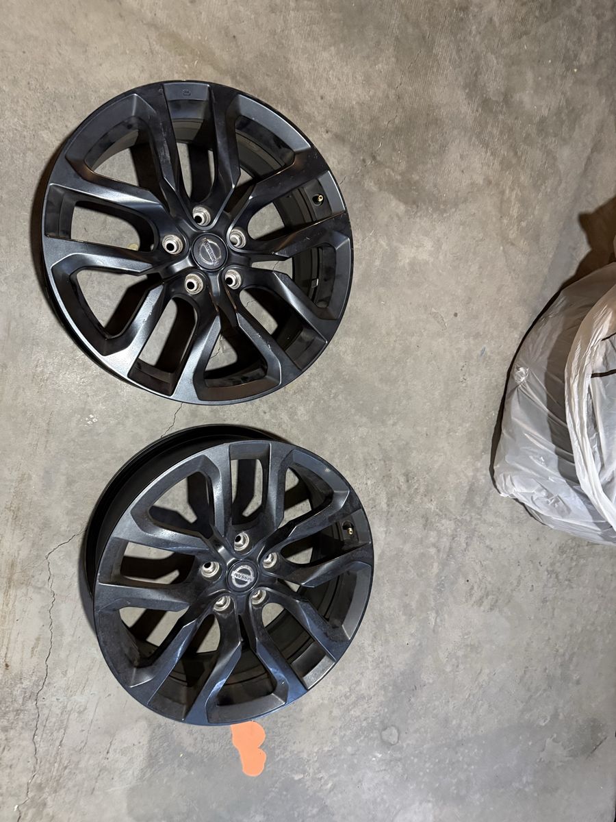 Nissan OEM 18 Wheels Set of 4 Dark Gray/Black