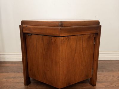 MCM Barrel table