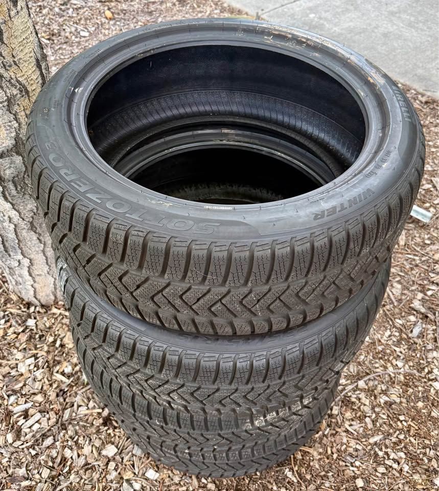 Pirelli Sottozero Winter tires 235/45 R19 (4 tires)