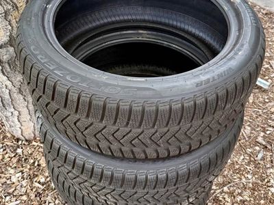 Pirelli Sottozero Winter tires 235/45 R19 (4 tires)