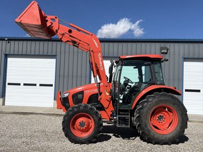 Kubota M5-091 tractor