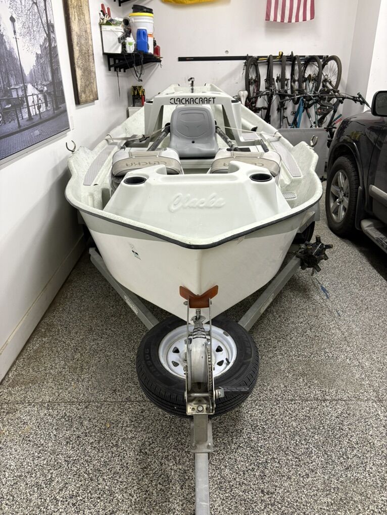 Clackacraft LP 16 Referbished