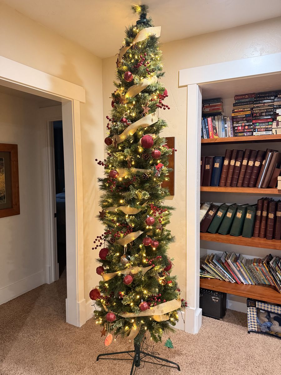 9 ft Ultra Slim Cashmere Bristol Pine Tree