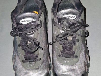 Nike Air Max Black Running Shoes - Used Sneakers