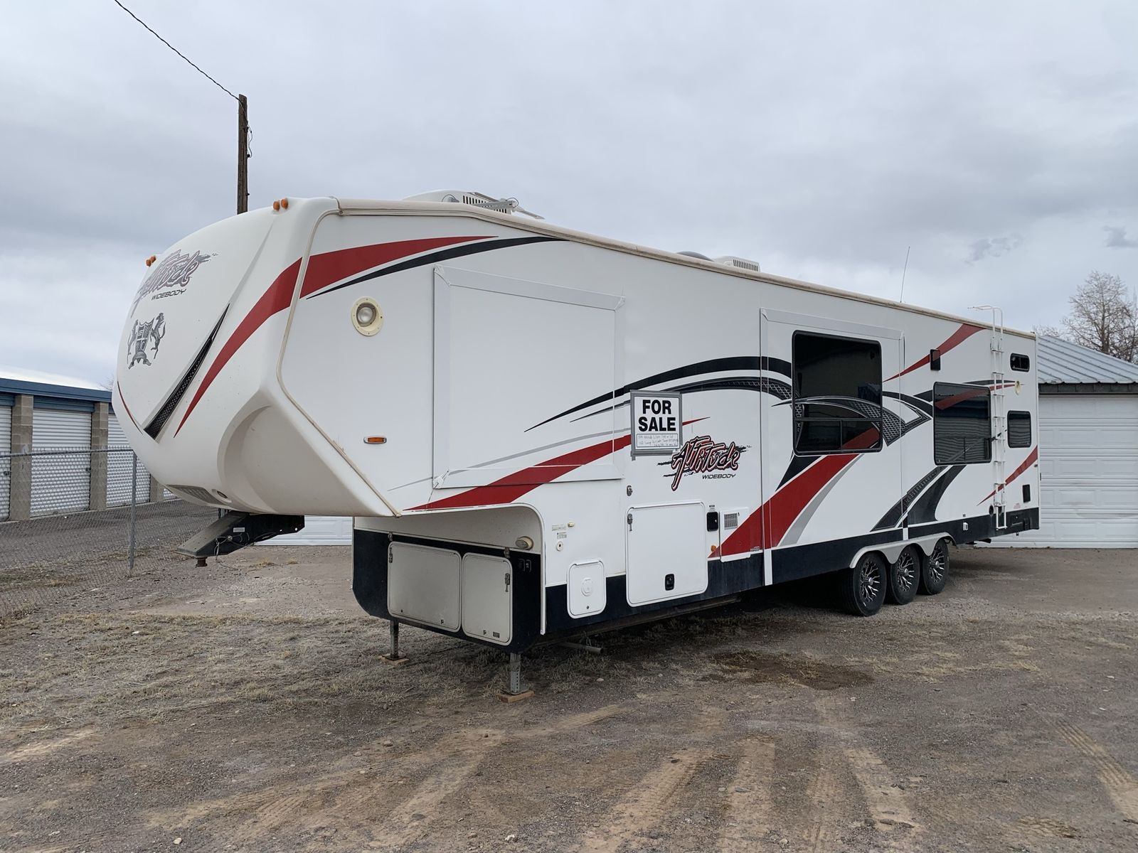 2013 eclipse attitude toy hauler
