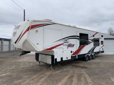 2013 eclipse attitude toy hauler