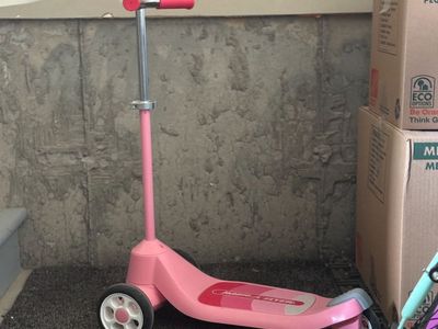 Radio Flyer Grow With Me Beginner Kids Scooter