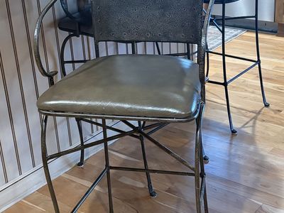 4 Kitchen Barstools