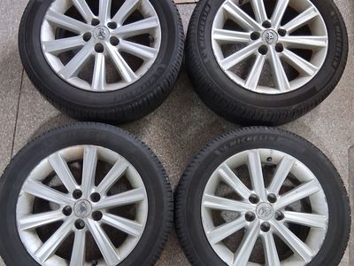 Michelin Defender 215/55R17 All-Season Tires (4) on Toyota OEM Silver 17" Alloy Wheels